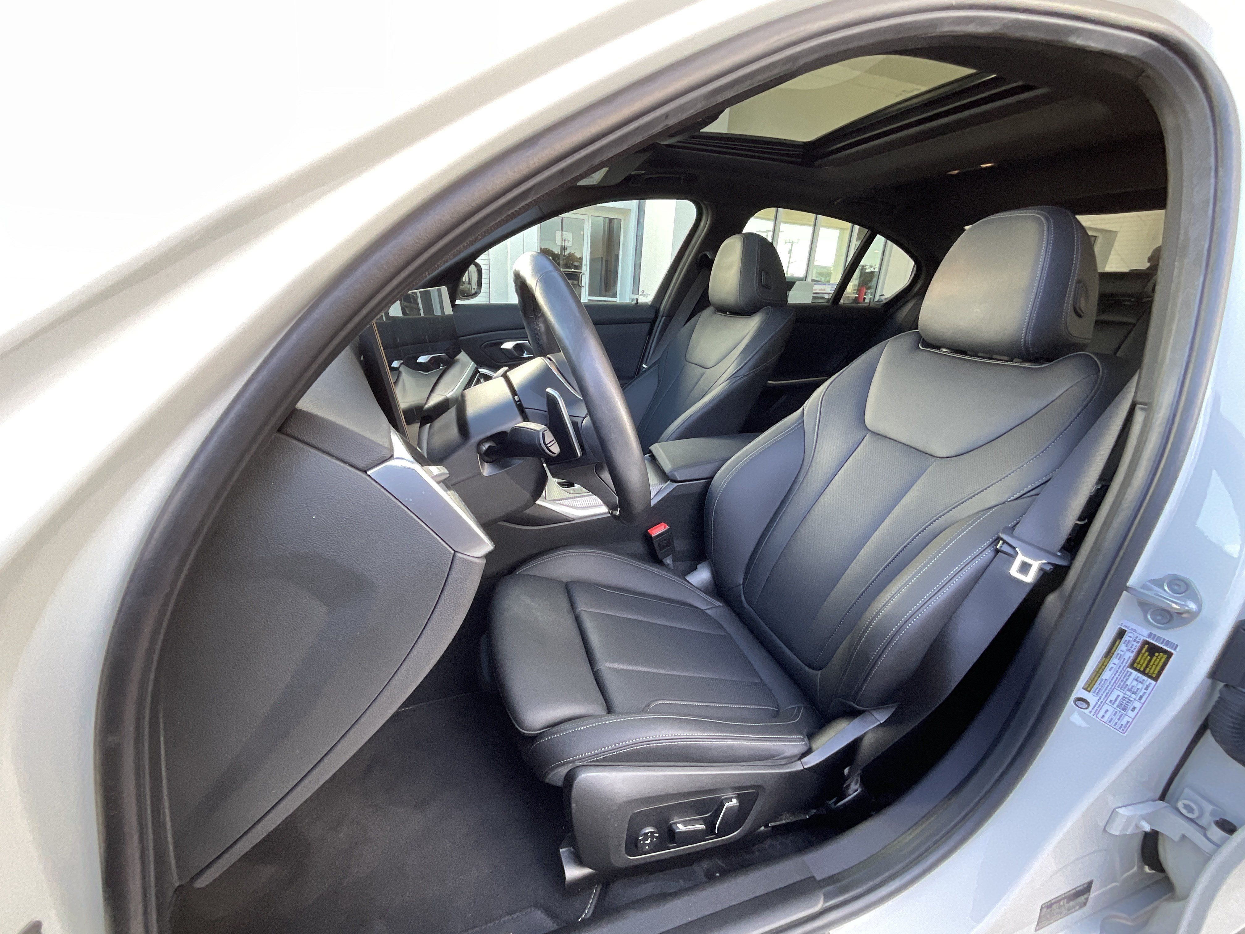 Certified 2024 BMW 330i Sedan w/ M Sport Package RWD image 11