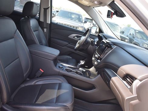 Used 2021 Chevrolet Traverse RS w/ LPO, Floor Liner Package image 19