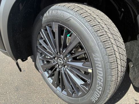 New 2026 Nissan Pathfinder SL image 10