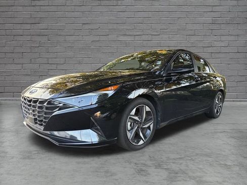 Used 2022 Hyundai Elantra Limited FWD image 9