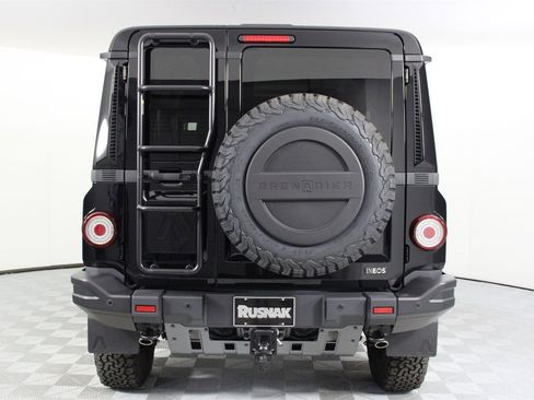 Used 2025 INEOS Grenadier Fieldmaster Edition image 5