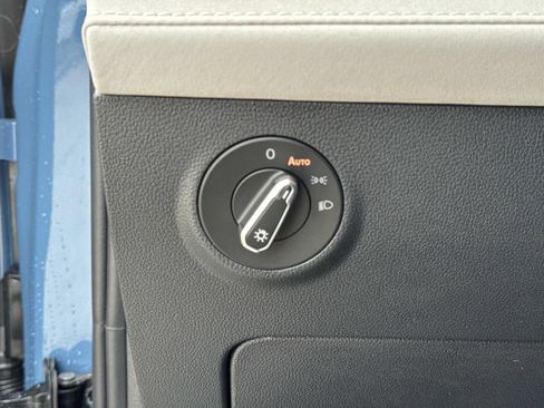 New 2026 Volkswagen Taos SE FWD image 13