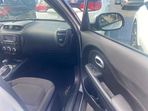 Used 2016 Kia Soul w/ Convenience Package FWD image 12
