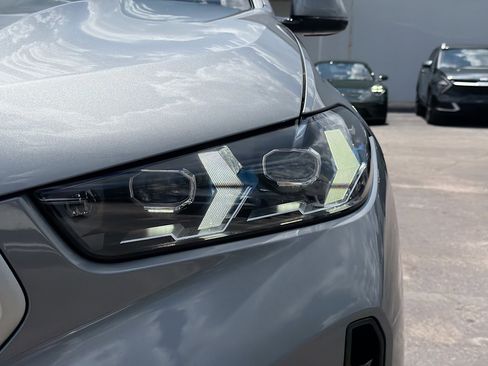 Used 2025 BMW X6 xDrive40i AWD/4WD image 9