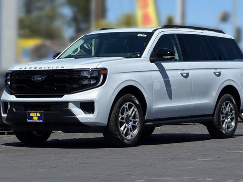 New 2026 Ford Expedition Active AWD/4WD image 8
