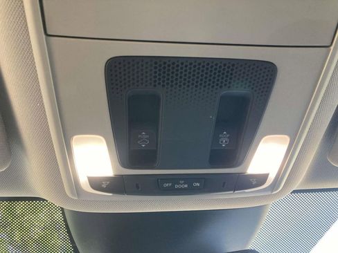 Used 2025 Honda Pilot Touring image 20