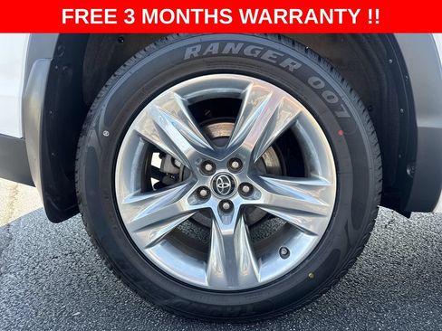 Used 2017 Toyota Highlander Limited w/ Carpet Mat Package AWD/4WD image 10