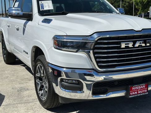 Used 2025 RAM 1500 Laramie AWD/4WD image 9