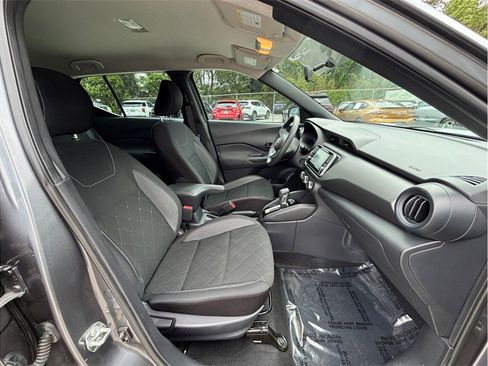 Used 2019 Nissan Kicks S FWD image 32