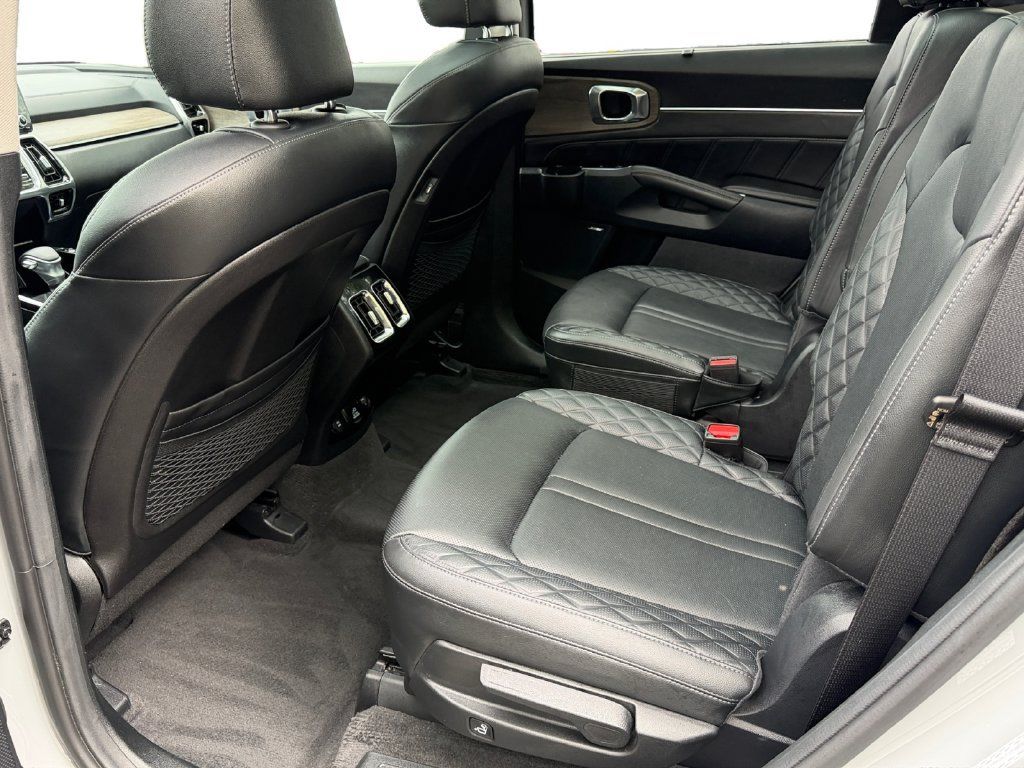 Used 2023 Kia Sorento SX Prestige AWD/4WD image 11