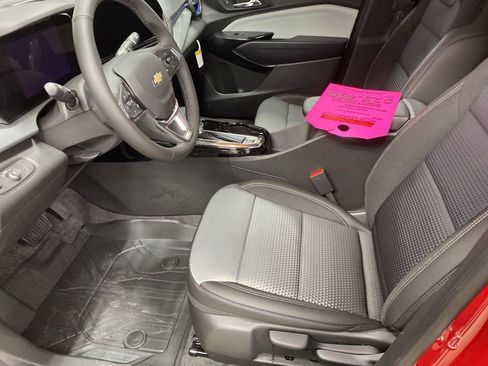 New 2026 Chevrolet Trax LT w/ Driver Confidence Package image 19