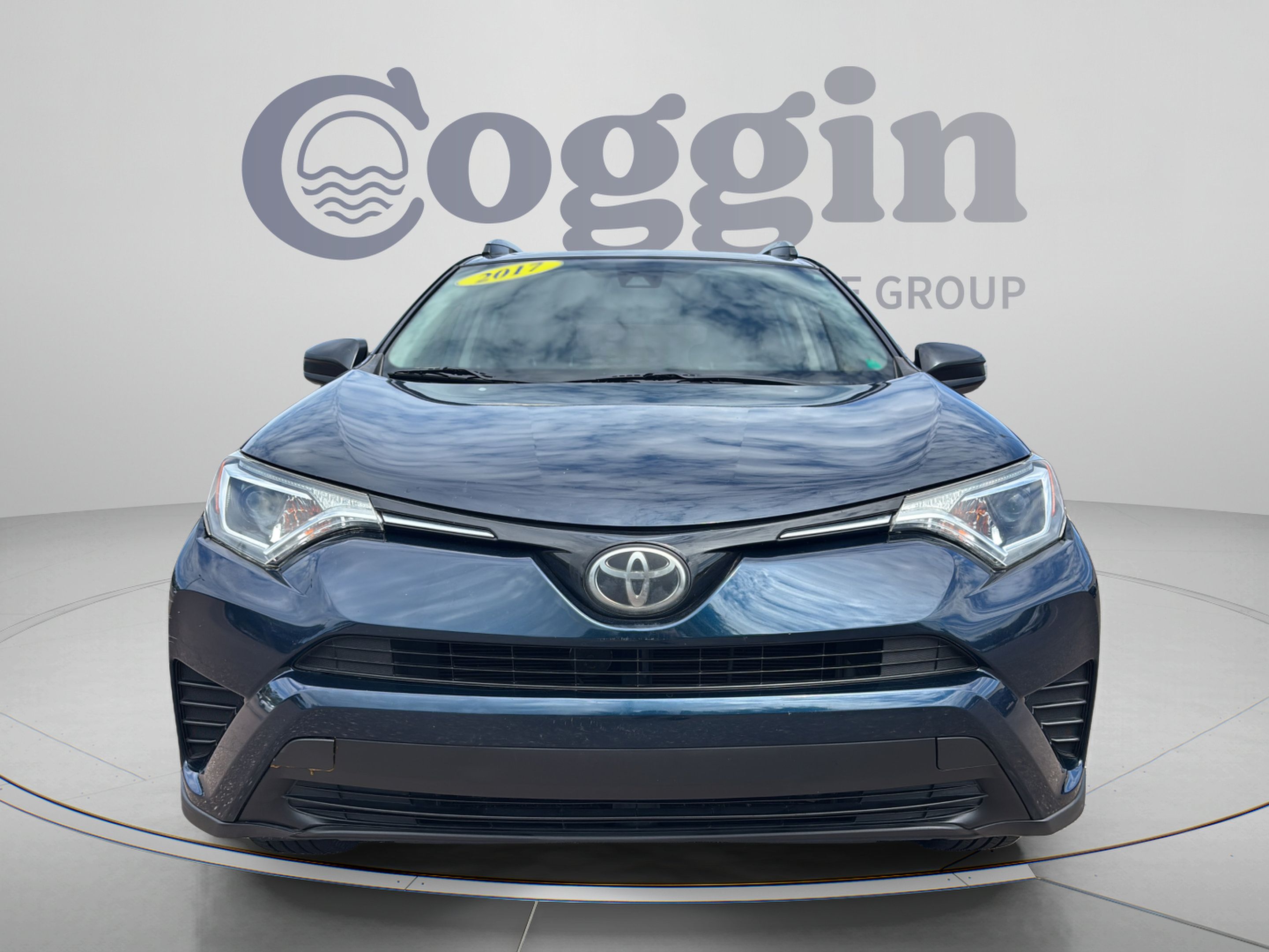 Used 2017 Toyota RAV4 LE FWD image 8