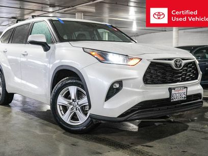 Certified 2022 Toyota Highlander LE