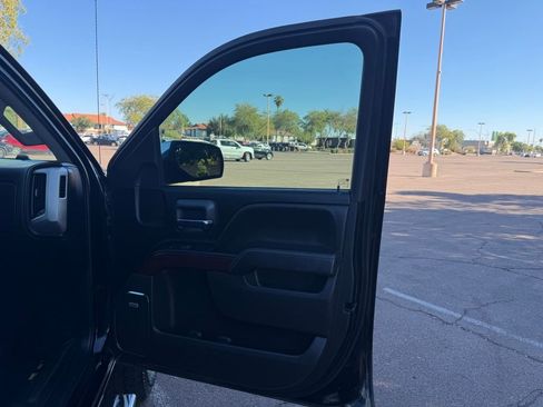 Used 2018 GMC Sierra 1500 SLT w/ SLT Premium Package image 18