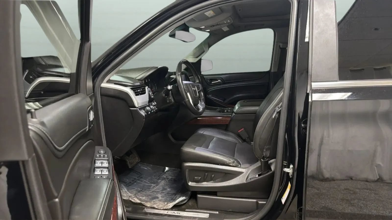 Used 2018 GMC Yukon SLT w/ Open Road Package AWD/4WD image 21