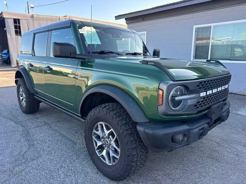 Used 2025 Ford Bronco Badlands AWD/4WD image 3