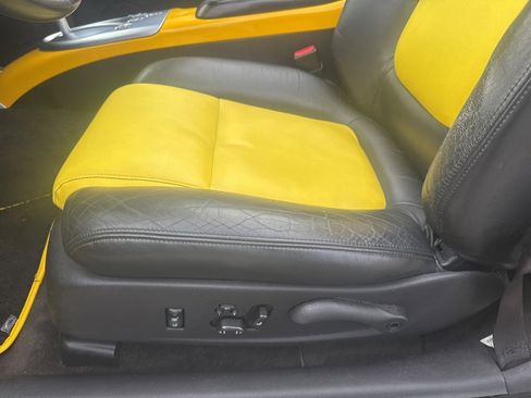 Used 2004 Chevrolet SSR w/ Preferred Equipment Group image 11