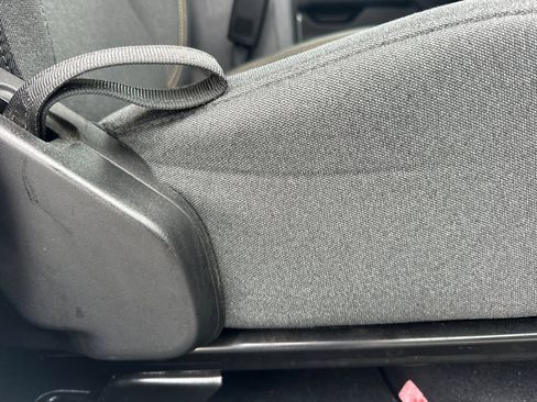 Used 2025 Jeep Wrangler Sahara image 22