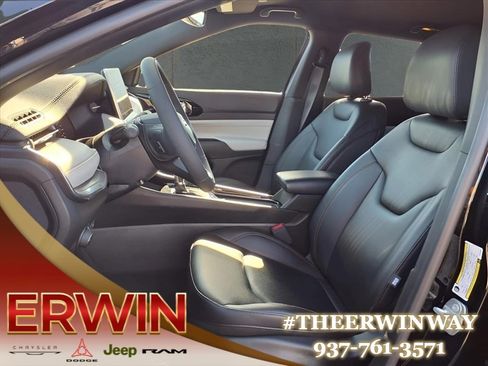 Used 2024 Jeep Compass Limited AWD/4WD image 6