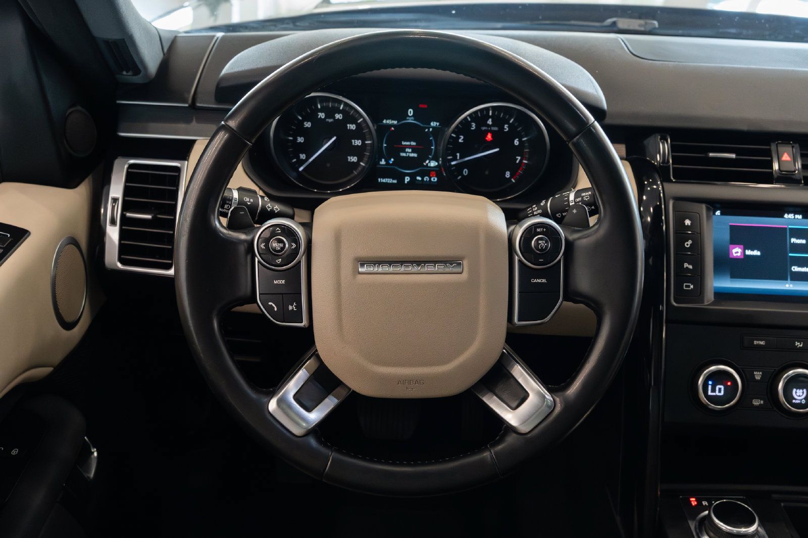 Used 2017 Land Rover Discovery SE AWD/4WD image 12