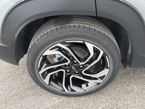 Used 2024 Chevrolet TrailBlazer RS w/ Driver Confidence Package image 65