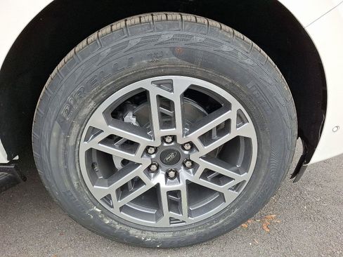New 2025 Ford Expedition Active AWD/4WD image 6
