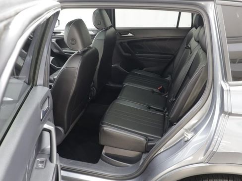 Used 2022 Volkswagen Tiguan SE R-Line AWD/4WD image 16