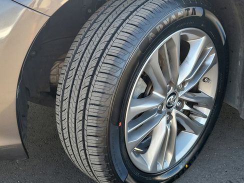 Used 2015 Toyota Camry SE image 11