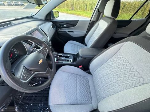 Used 2022 Chevrolet Equinox LS w/ LS Convenience Package FWD image 28