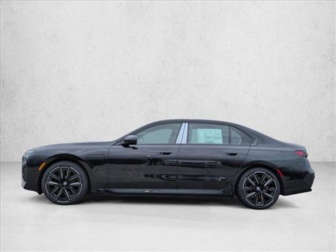 New 2026 BMW 750e xDrive image 5