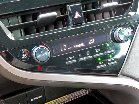 Used 2021 Toyota Camry XLE image 26