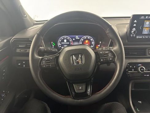 Used 2025 Honda Pilot Black Edition image 19