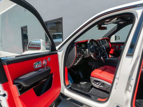 Used 2026 Rolls-Royce Cullinan AWD/4WD image 65