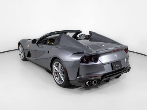 Used 2021 Ferrari 812 GTS RWD image 5