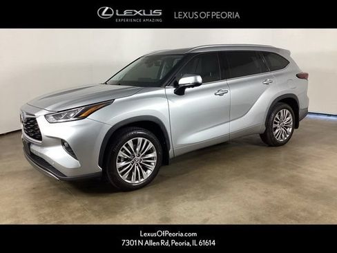 Used 2024 Toyota Highlander Platinum AWD/4WD image 1