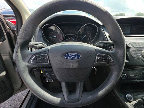 Used 2015 Ford Focus SE FWD image 12