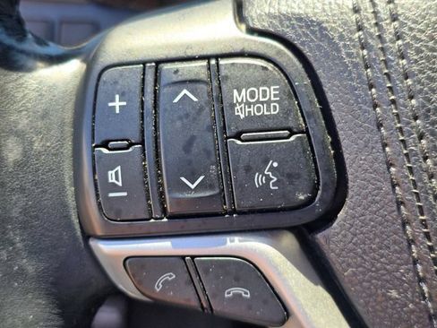 Used 2017 Toyota Highlander Limited Platinum FWD image 22