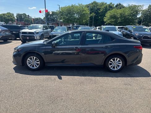 Used 2025 Toyota Camry LE AWD/4WD image 4