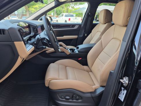 New 2026 Porsche Cayenne AWD/4WD image 5