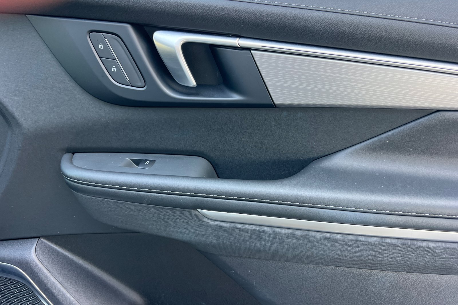 Used 2025 Buick Enclave Preferred FWD image 24