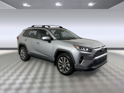 Used 2019 Toyota RAV4 XLE Premium w/ Advanced Technology Package FWD image 7