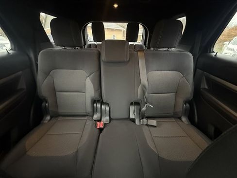Used 2018 Ford Explorer XLT image 33