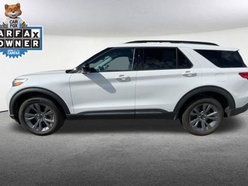 Used 2023 Ford Explorer XLT w/ Equipment Group 202A AWD/4WD image 6