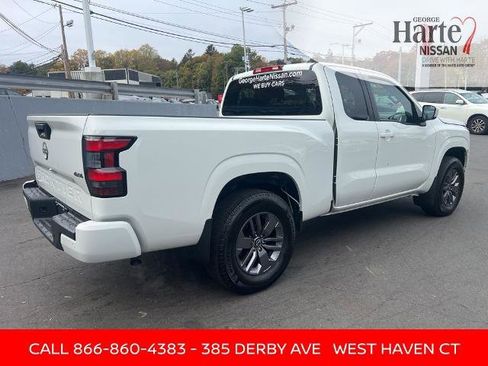 Certified 2025 Nissan Frontier SV image 5