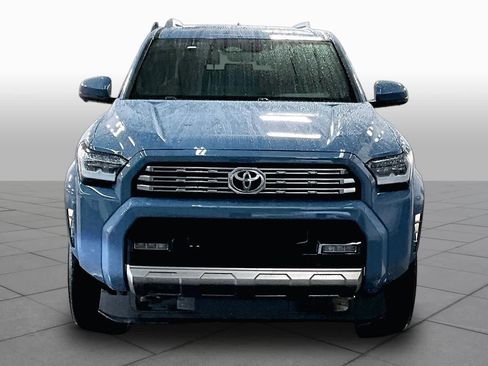 Used 2025 Toyota 4Runner Limited AWD/4WD image 4