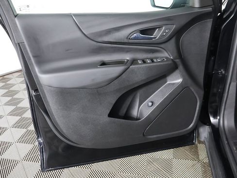 Used 2022 Chevrolet Equinox LT image 23