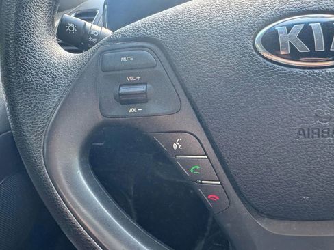 Used 2017 Kia Forte LX FWD image 29