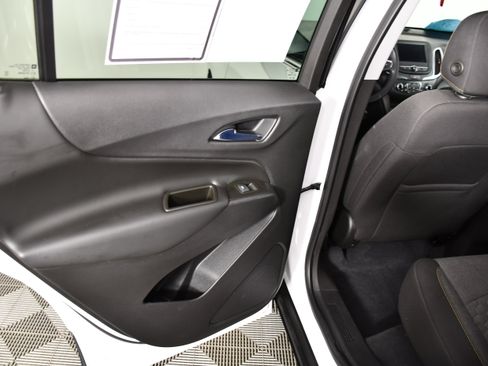 Used 2021 Chevrolet Equinox LT AWD/4WD image 47