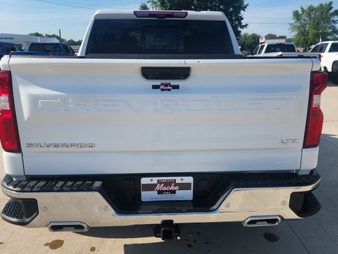 Used 2025 Chevrolet Silverado 1500 LTZ w/ Technology Package AWD/4WD image 5