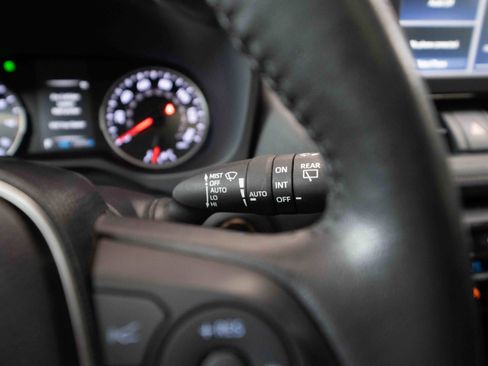 Used 2020 Toyota RAV4 XLE w/ Convenience Package AWD/4WD image 14